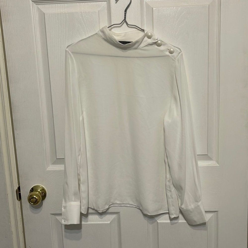 White trendyol blouse